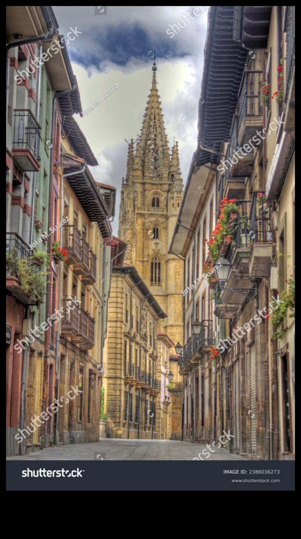 Atklāts gotiskais varenums Iemūžiniet viduslaiku arhitektūras burvīgo skaistumu ar fotogrāfiju 3 Atklāta gotiskā varenība: uzlabojiet savu amatu ar fotogrāfijas spožumu