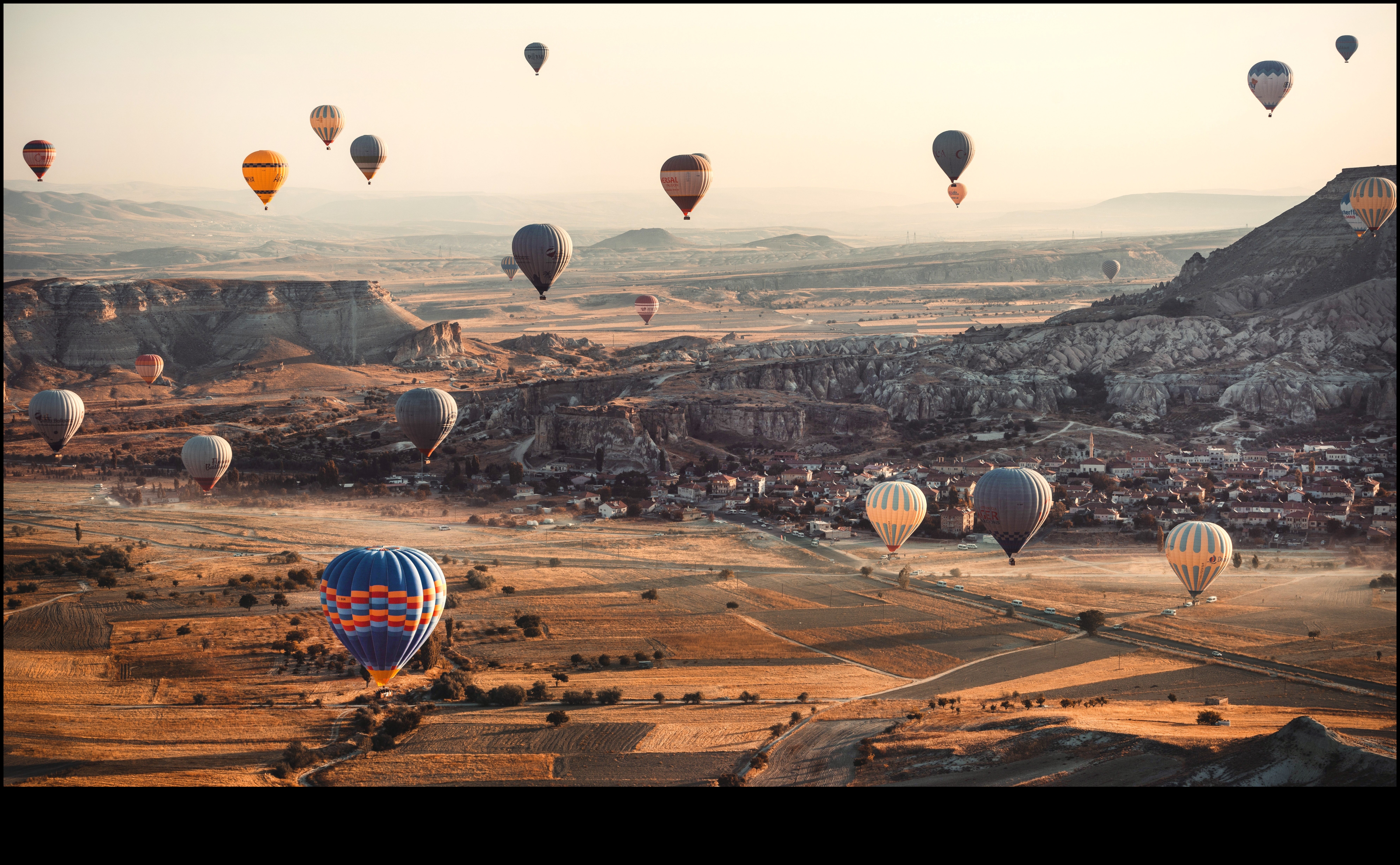 Piedzīvojumi no gaisa: perspektīvas no augšas ceļojumu fotogrāfijā