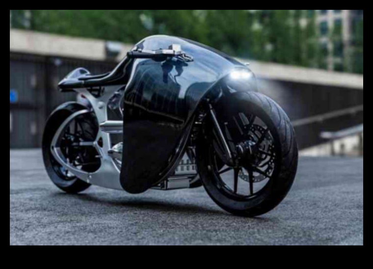 Motociklu šedevri: izsmalcināta meistarība aiz pielāgotiem velosipēdiem