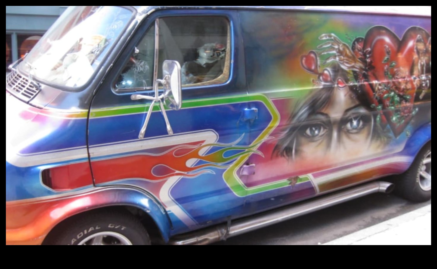 Pielāgota transportēšana Māksla pārvērst furgonus par ripojamiem mākslas darbiem 2 Pielāgota pārvadāšana: personalizētu furgonu projektēšanas māksla