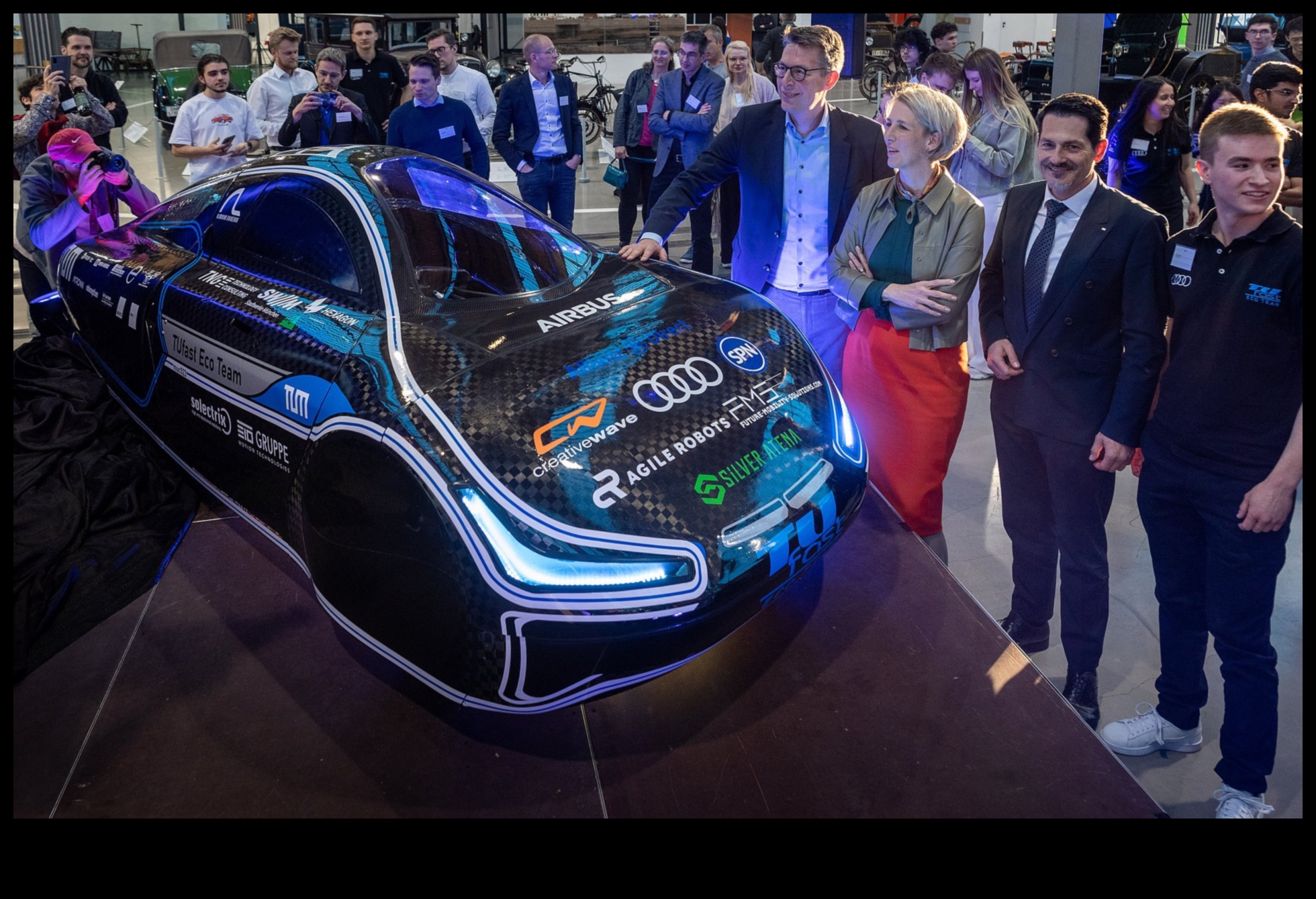 Eco-Wheels kultūra Kaislīgu elektrisko transportlīdzekļu entuziastu kopiena 2 Ekoriteņu kultūra: kopiena un saikne starp elektrisko transportlīdzekļu entuziastiem