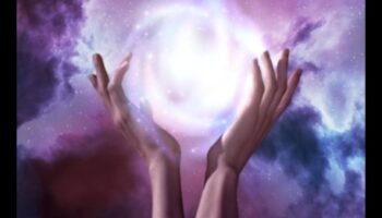 Debesu kolāža: Astrālo ķermeņu mākslinieciskās izpausmes