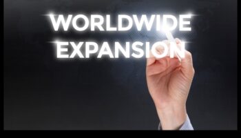 Mākoņu spožuma izveide: digitālajā izpētē atklātās metodes