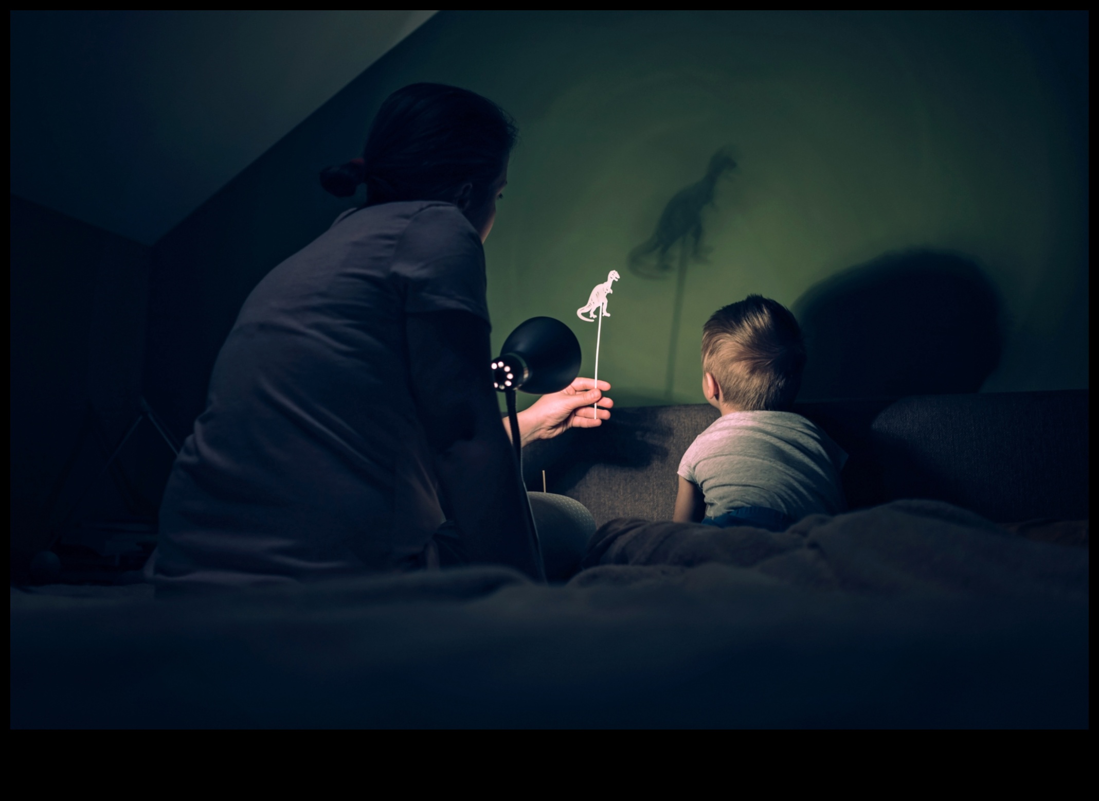 Mijiedarbības hronikas: sociālo sakaru panākumu stāstu rakstīšana