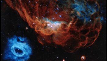 NASA debesu gobelēns: Kosmiskā atklājuma auduma aušana