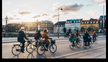 Pilsētas ainavas riteņbraukšanas hronikas: stāsti no velosipēdistiem, kas pārvietojas uz darbu